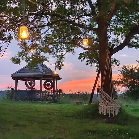 Log Uvac Vakantiehuis *