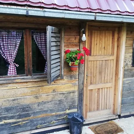 Log Uvac بيت للعطل Nova Varoš