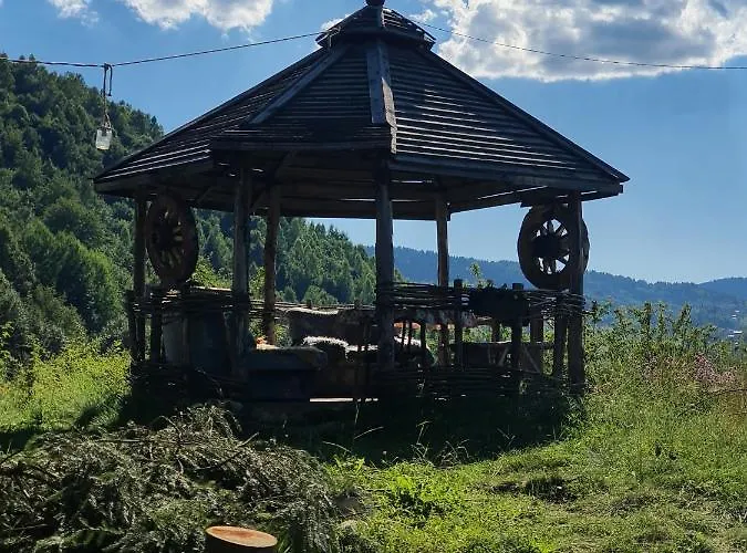 Log Uvac 度假居 *