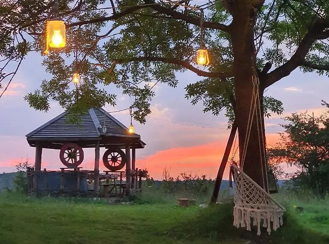 Log Uvac 度假居 *